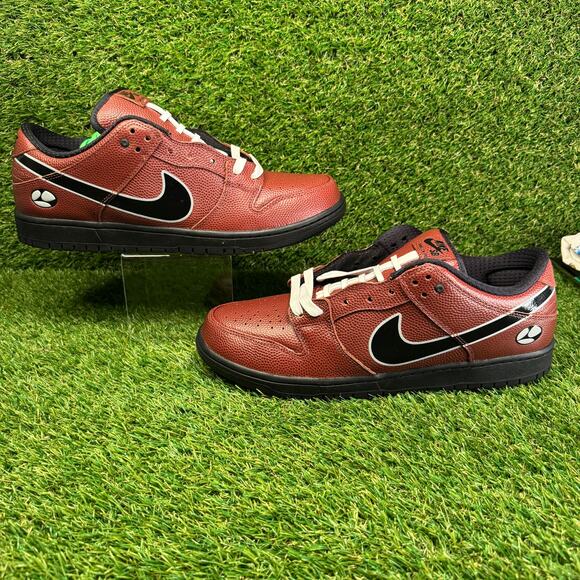 Nike Limosine Skateboards × Dunk
Low SB Football Size 13 HJ4131-200 - Picture 7 of 9